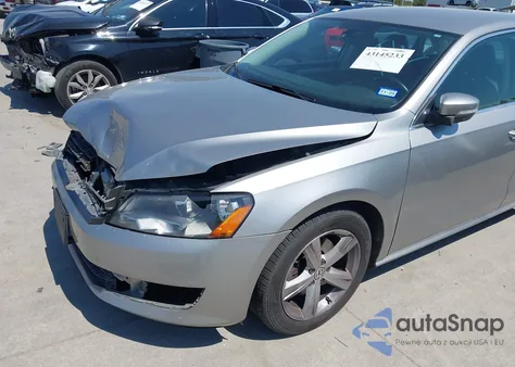 2013 Volkswagen Passat 2.5L Se из США, поврежденный, VIN 1VWBP7A36DC068732